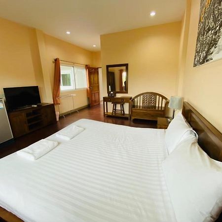 Baan Suan Khun Yaiy Hotel Ban Wang Takhrai Exterior foto