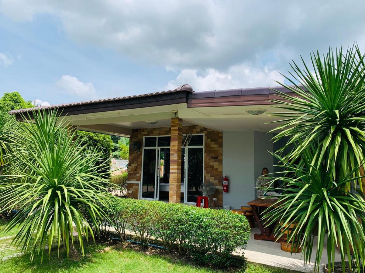 Baan Suan Khun Yaiy Hotel Ban Wang Takhrai Exterior foto