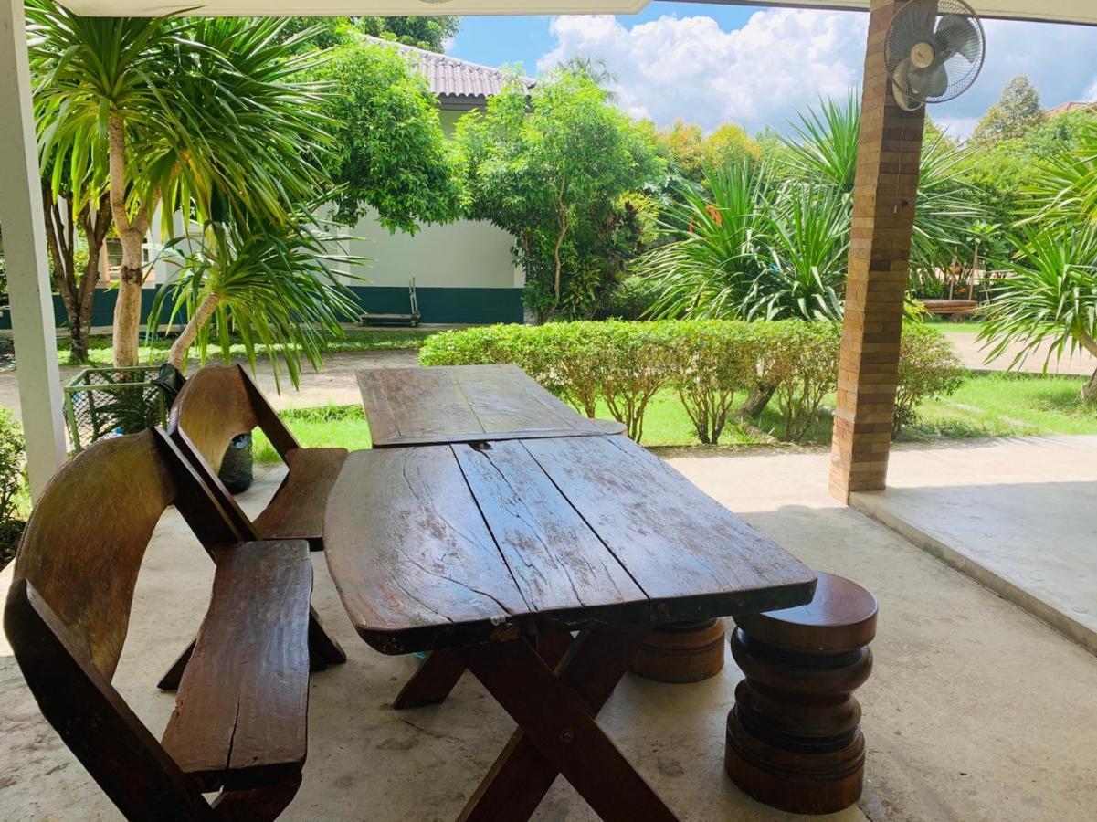 Baan Suan Khun Yaiy Hotel Ban Wang Takhrai Exterior foto