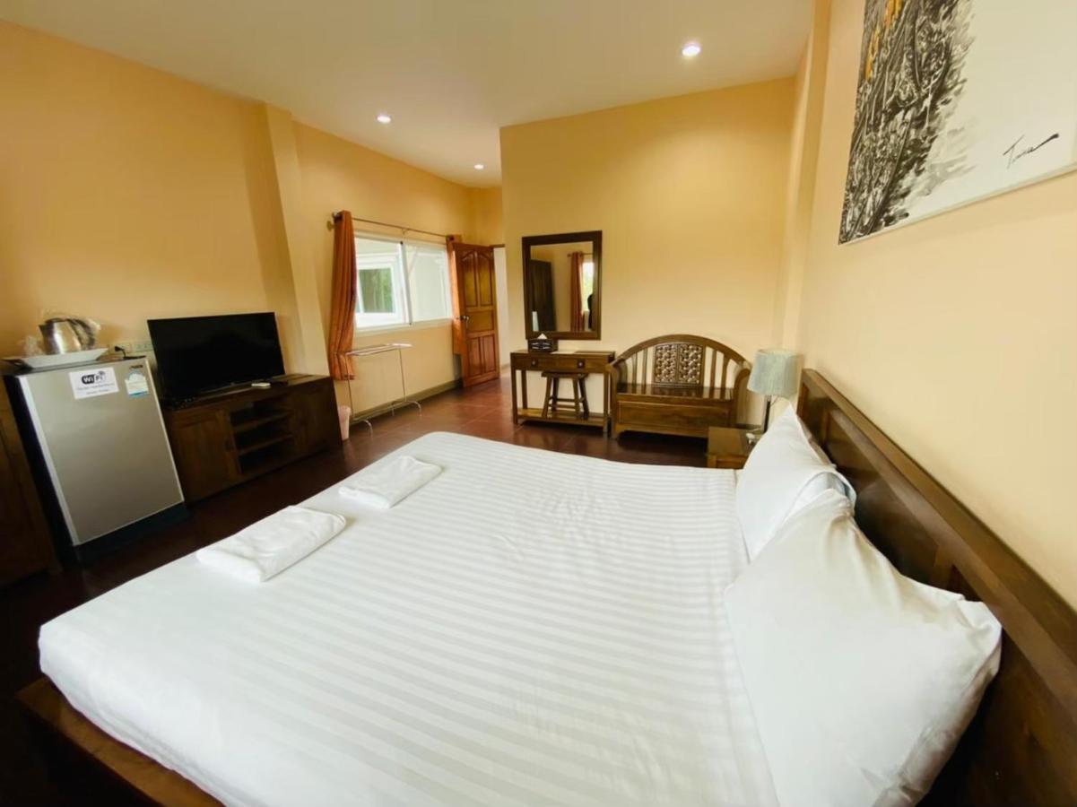 Baan Suan Khun Yaiy Hotel Ban Wang Takhrai Exterior foto