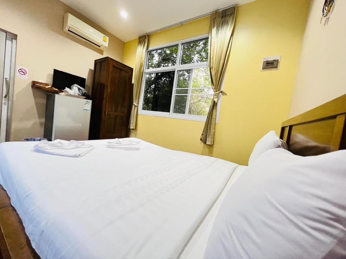 Baan Suan Khun Yaiy Hotel Ban Wang Takhrai Exterior foto